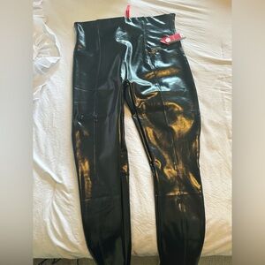 Spanks leggings